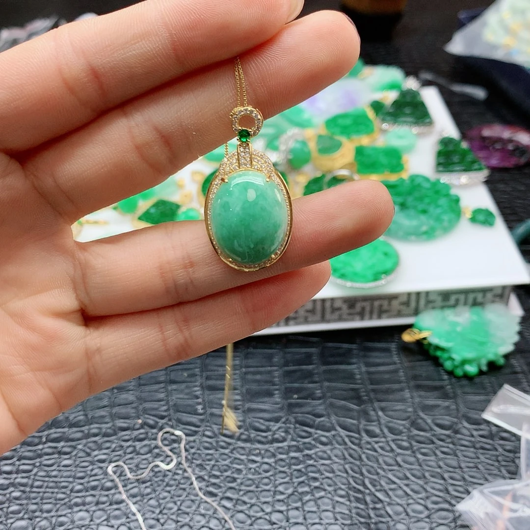 【闪购商品】翡翠吊坠(赠链)银S925镶嵌