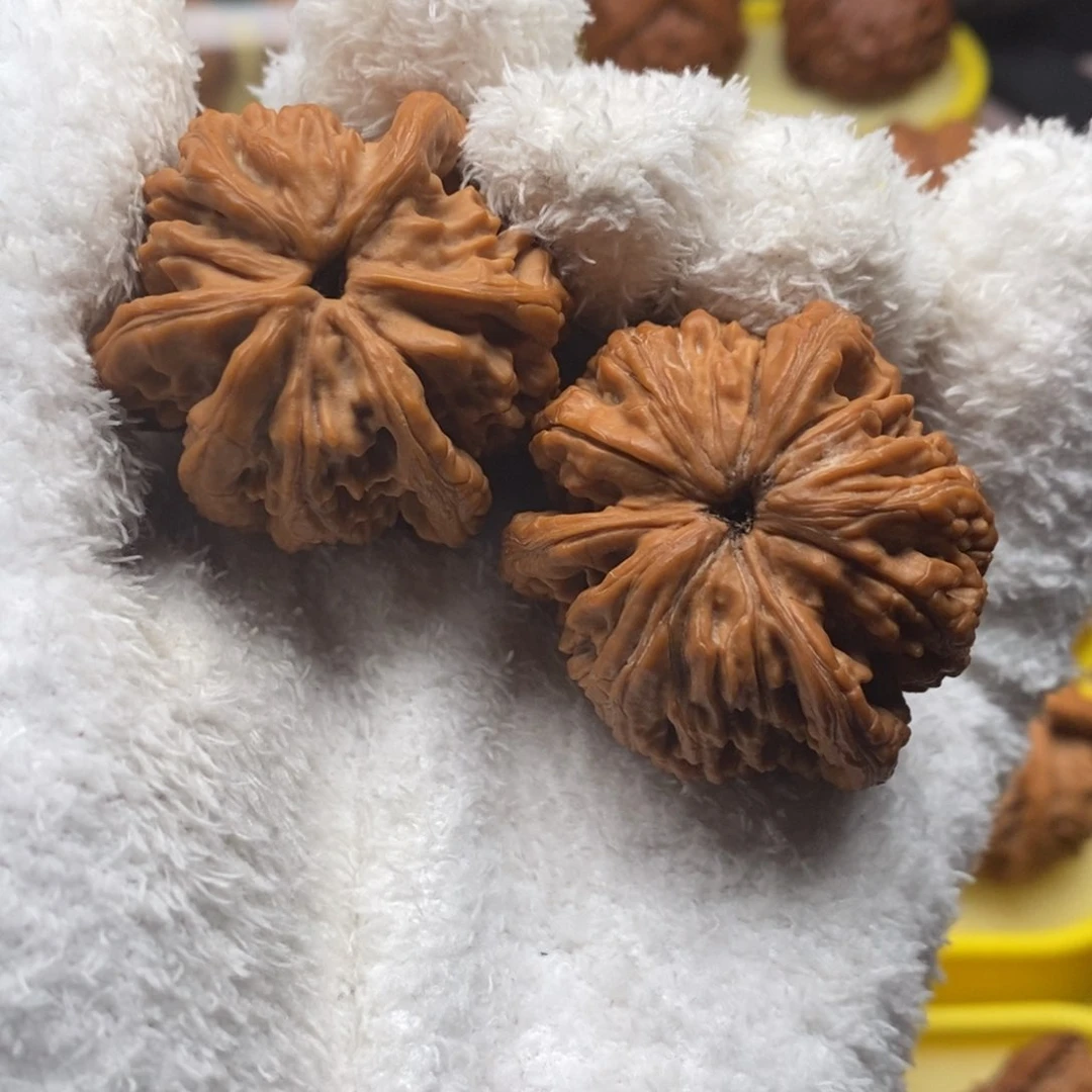 桃核把件有****桃虎奔40虎奔