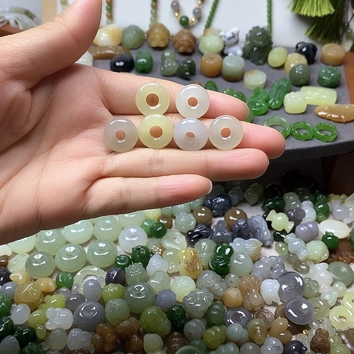 未镶嵌和田玉挂件甜甜全68一个多样性发其一