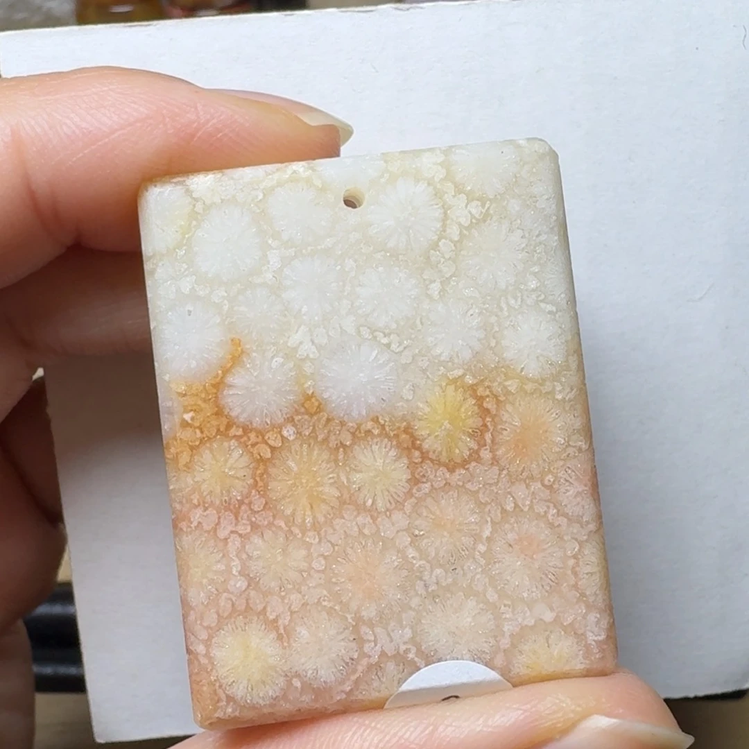 硅化玉爆闪，白黄西柚粉 保真 纹特价未镶嵌肉****^