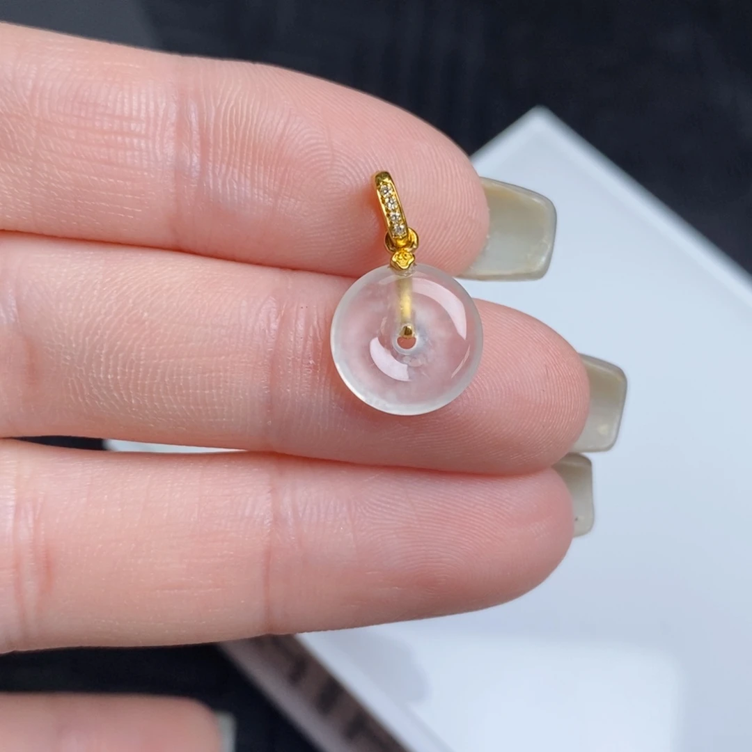 翡翠18K金镶嵌颈饰冰扣子小滴流挂坠