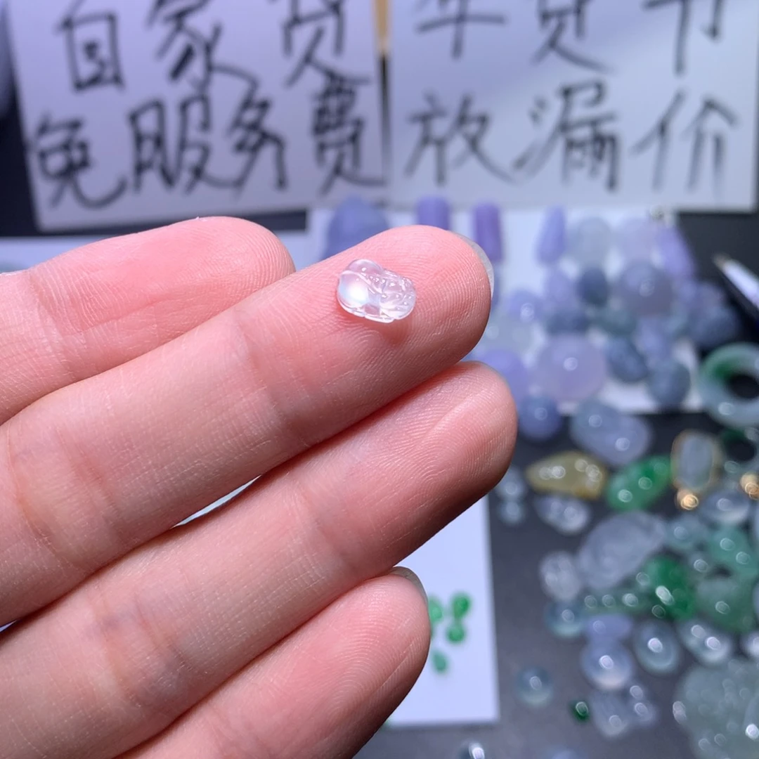 翡翠颈饰未镶嵌貔貅