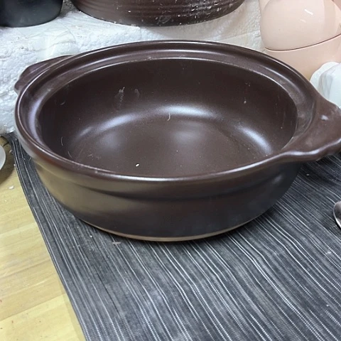 微瑕，明火，口径25厘米，高度9没有盖子