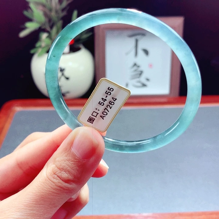 翡翠未镶嵌手镯圆镯