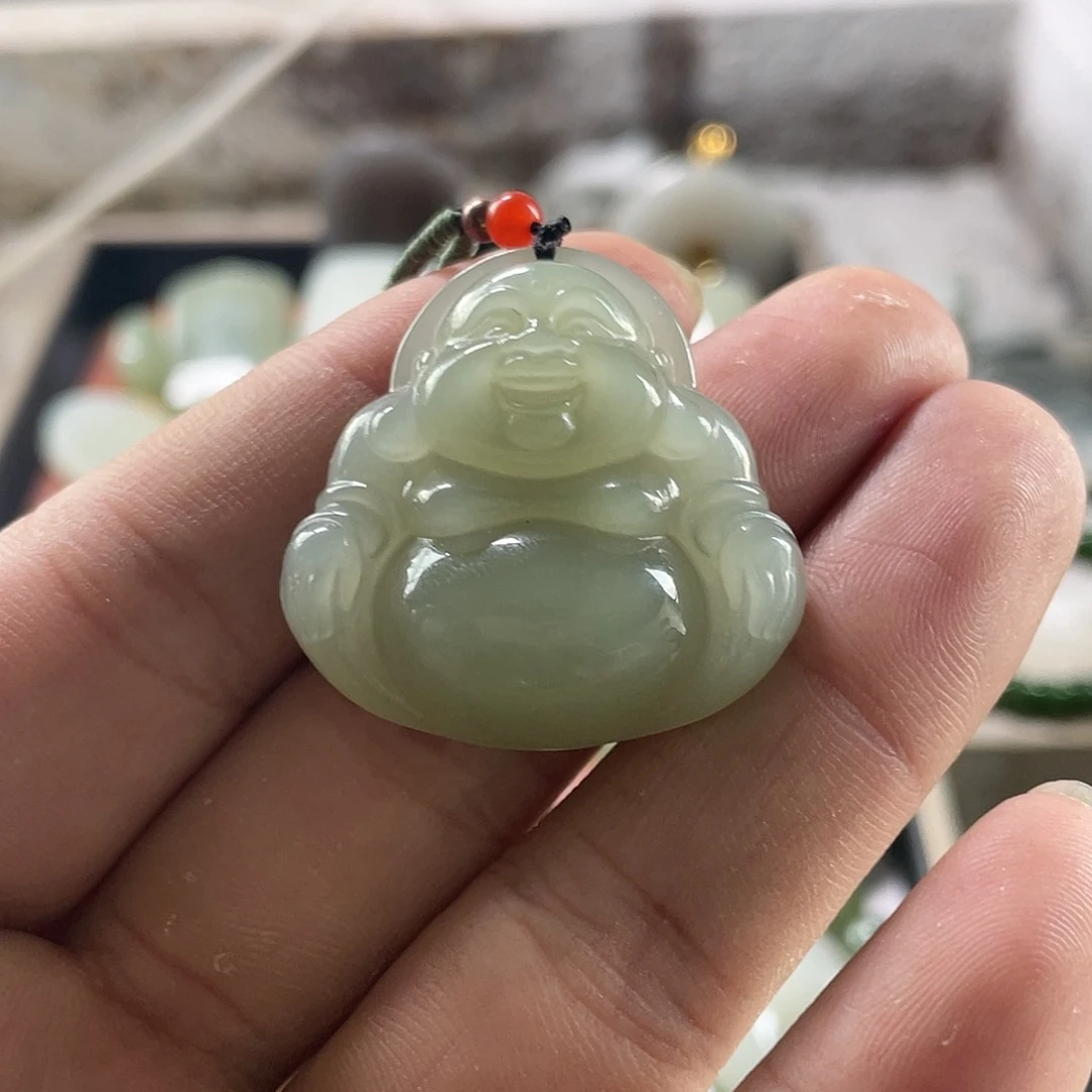 和田玉未镶嵌颈饰呵***呵新疆且末钢板料佛公吊坠