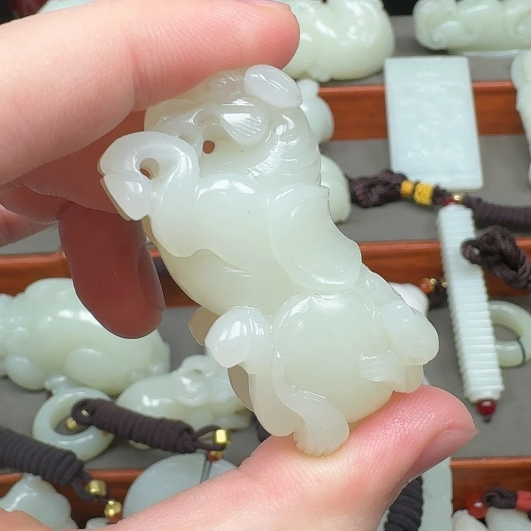 开****和田玉未镶嵌挂件