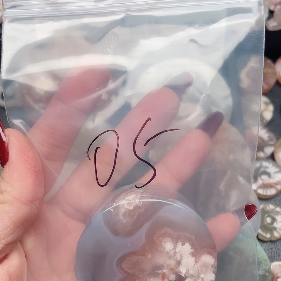 玛瑙/玉髓颈饰未镶嵌葡**萄