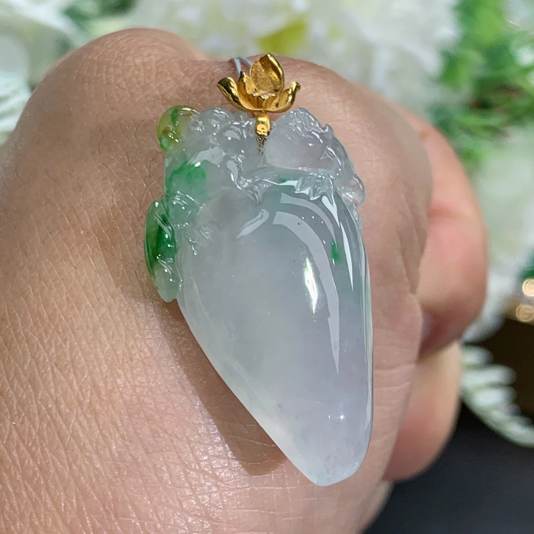 裸石35×20.5×8.2缅甸天然翡翠A货18k金正冰胶飘阳绿白底福瓜吊坠