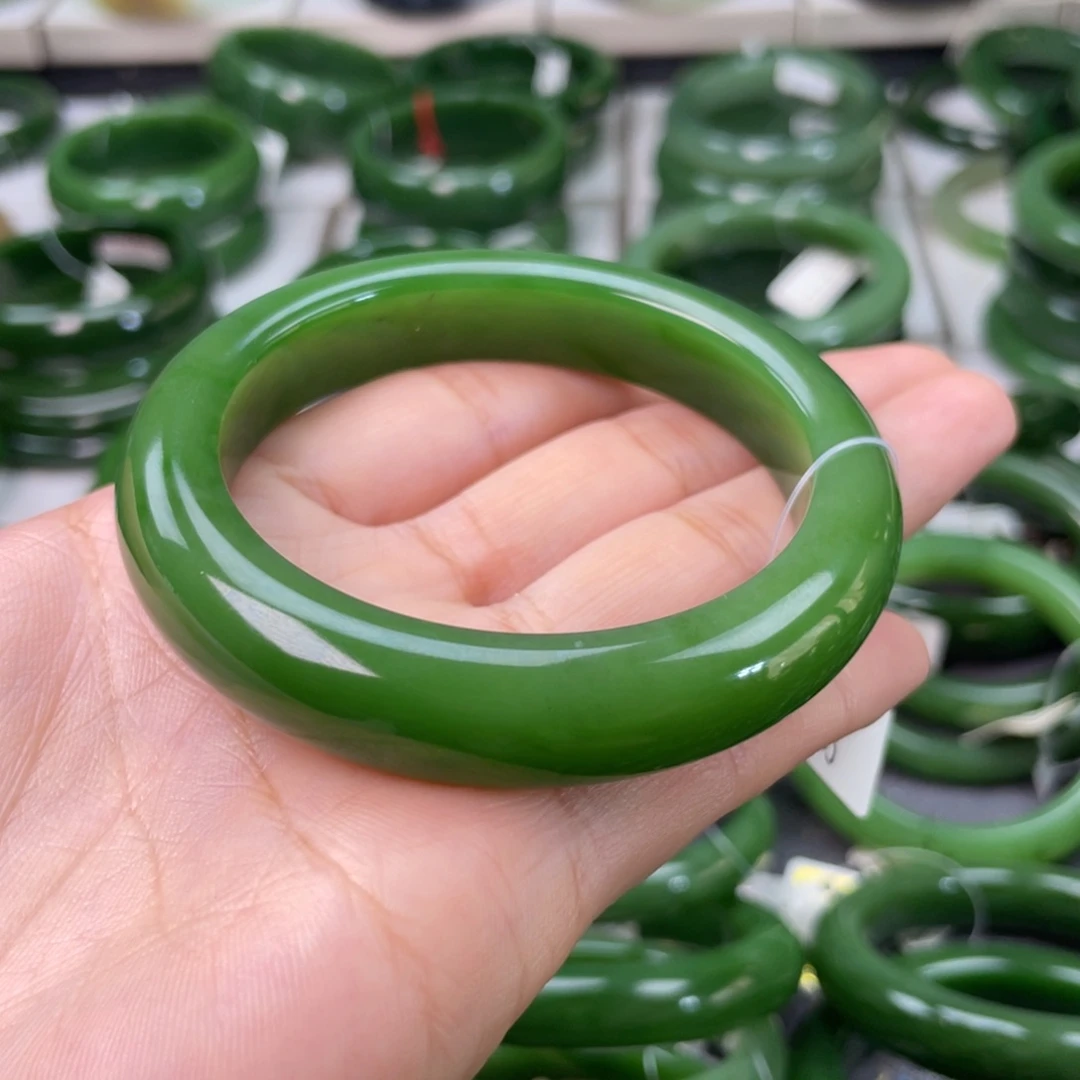 和田玉（碧玉）未镶嵌手镯