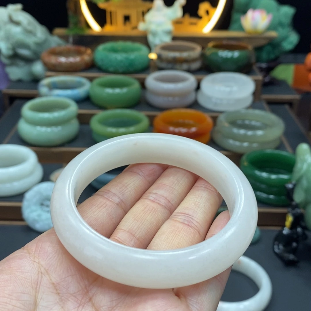 石英质玉手镯60口径未镶嵌