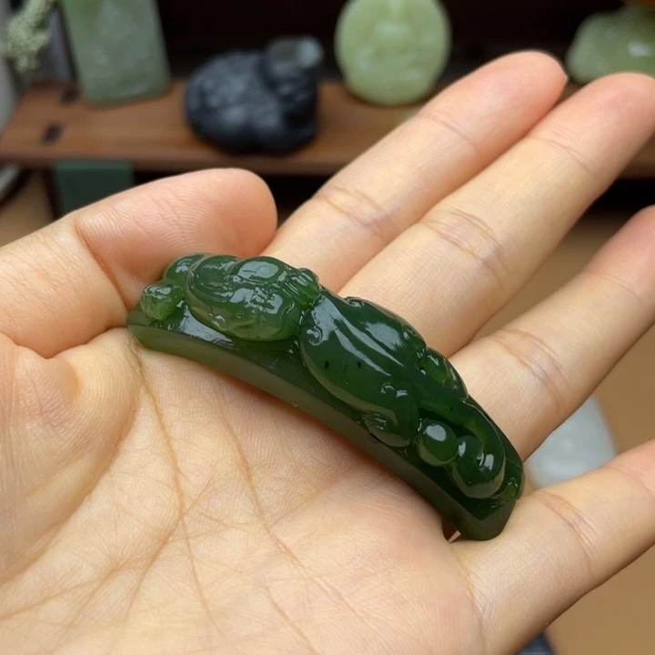 所***法颈饰未镶嵌和田玉