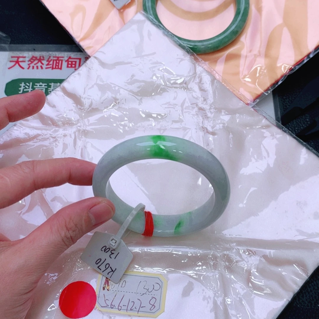 未镶嵌手镯翡翠缅甸翡翠手镯