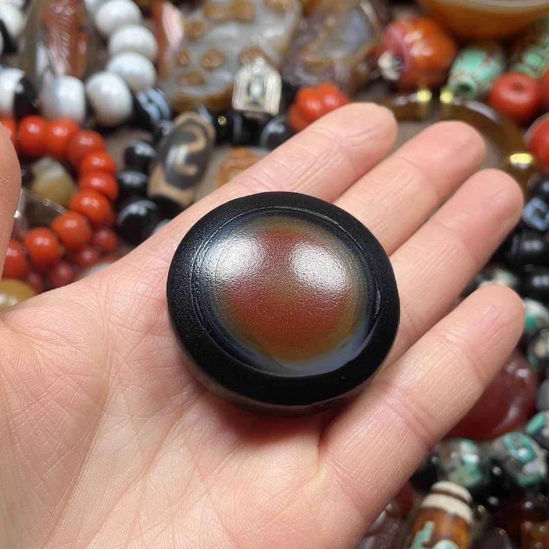 奔***车玛瑙/玉髓未镶嵌挂件