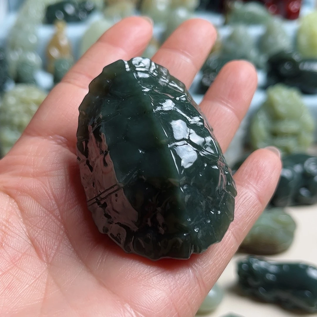 和田玉未镶嵌把件