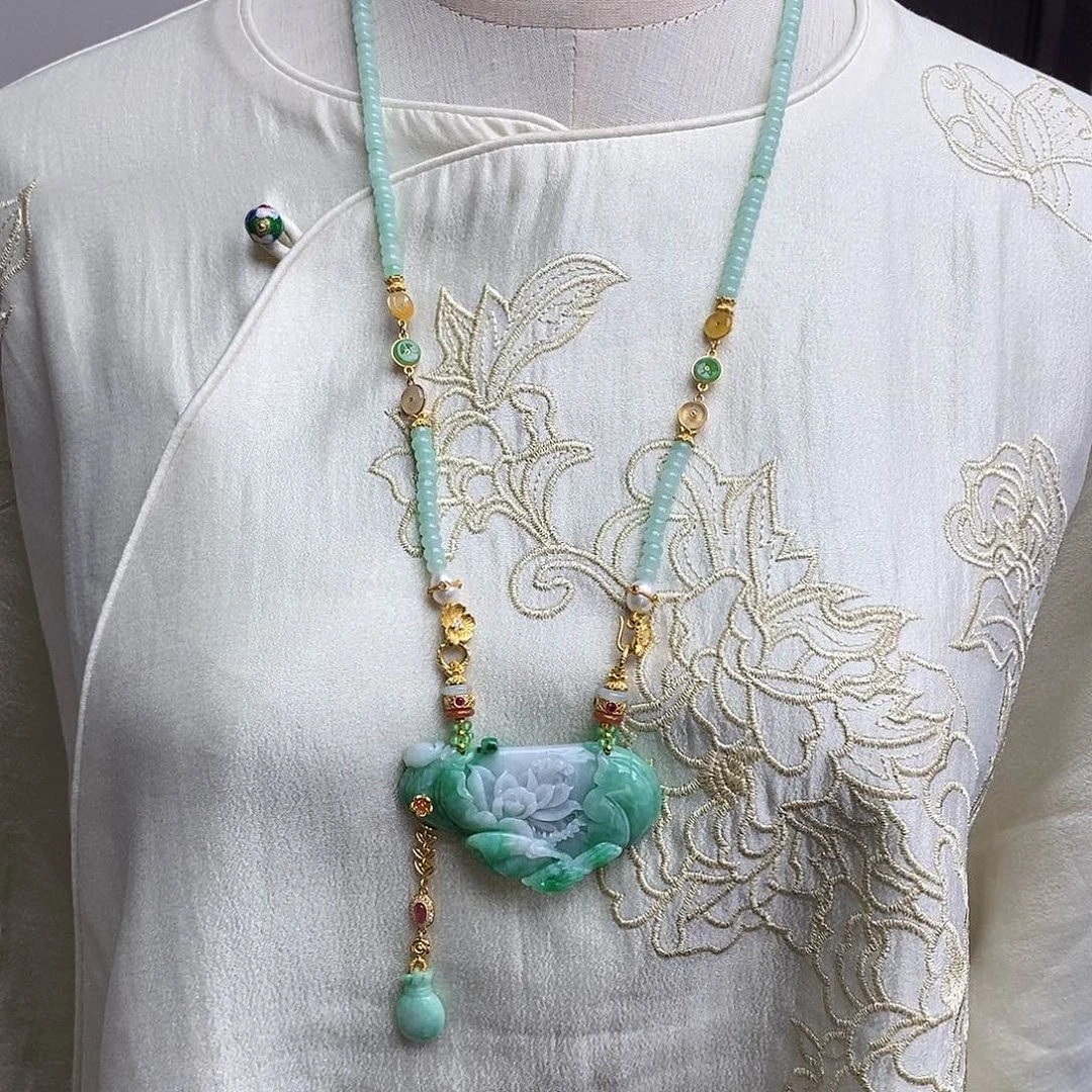 翡翠颈饰未镶嵌天然