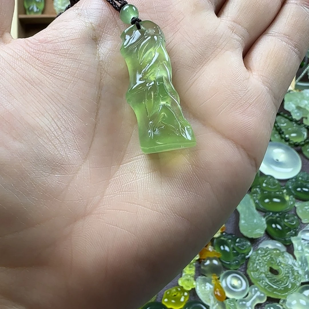 蛇纹石玉未镶嵌天然岫玉吊坠带绳发货