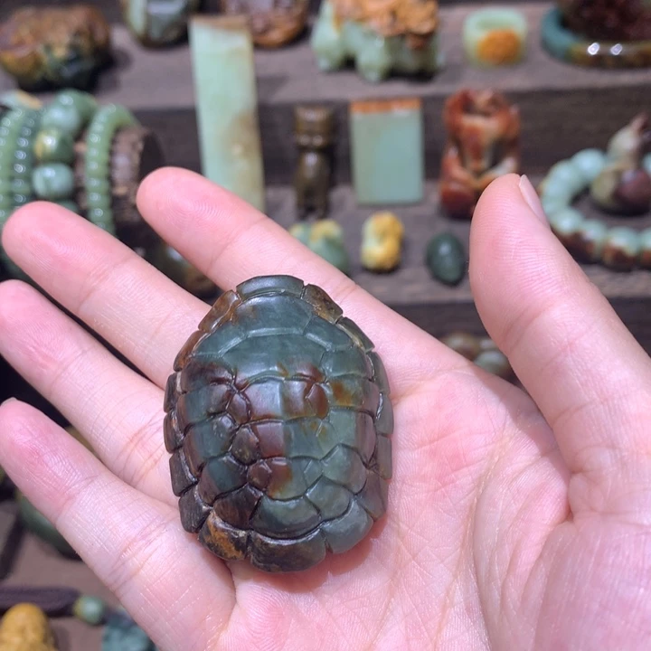 岫岩河磨玉（透闪石质玉）未镶嵌把件