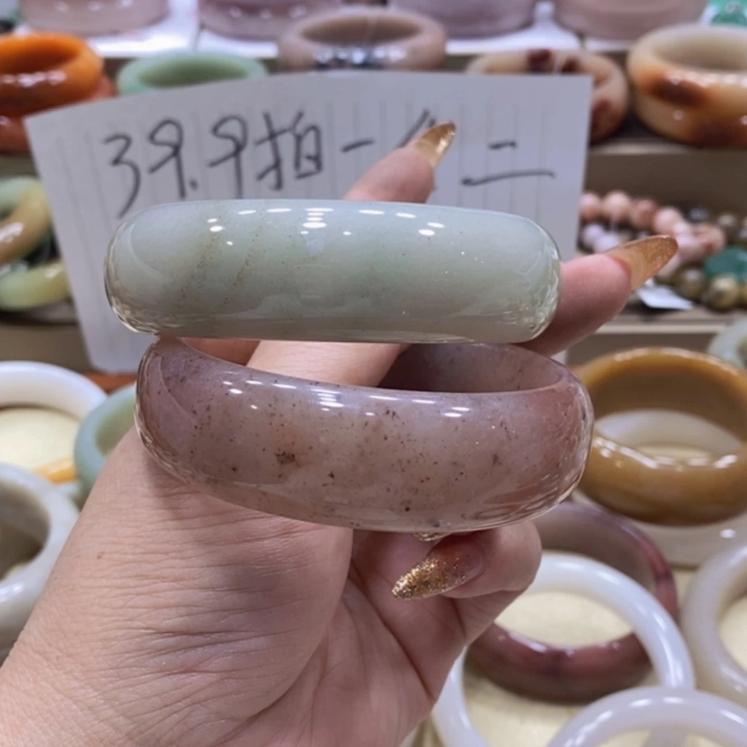 【闪购商品】未镶嵌手镯石英质玉田