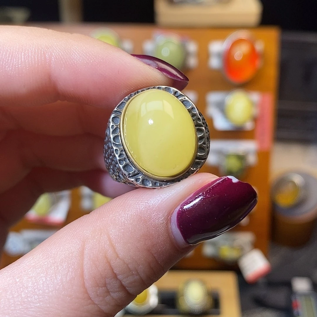 琥珀戒指银S925镶嵌?**王琥珀