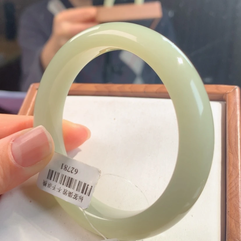 【闪购商品】和田玉手镯未镶嵌56.57