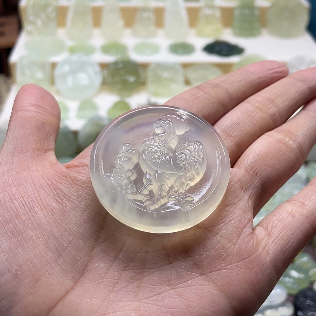 蛇纹石玉颈饰未镶嵌悠***人