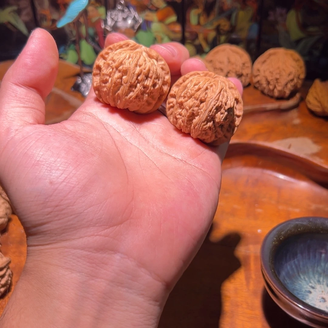 文玩核桃吊坠42全品球白一对