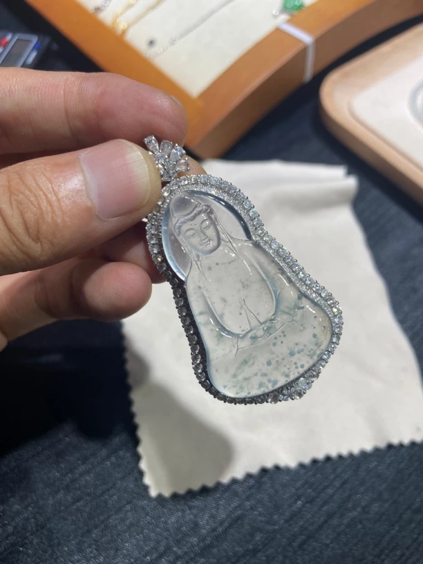 天然缅料A货玻璃素衣观音