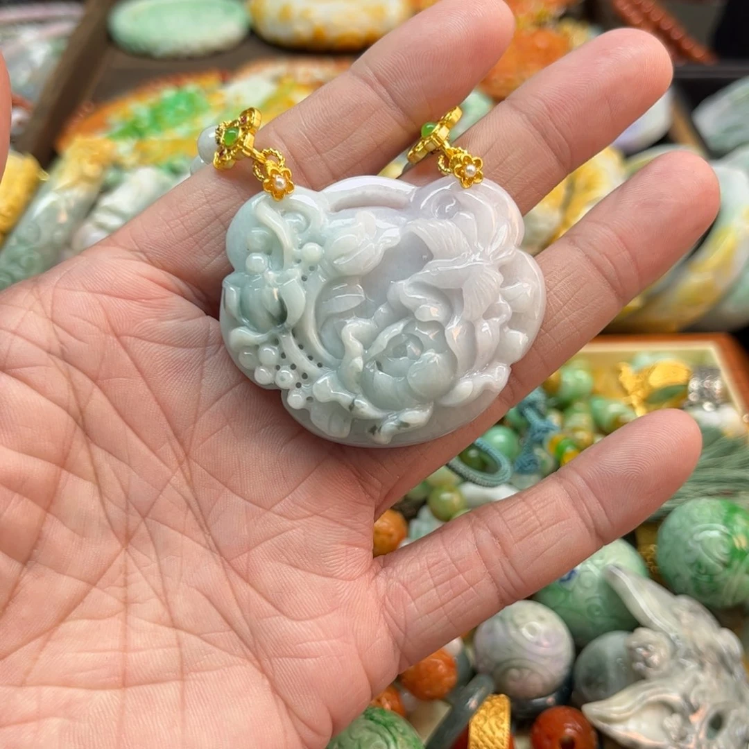 翡翠颈饰未镶嵌翡翠颈饰未镶嵌