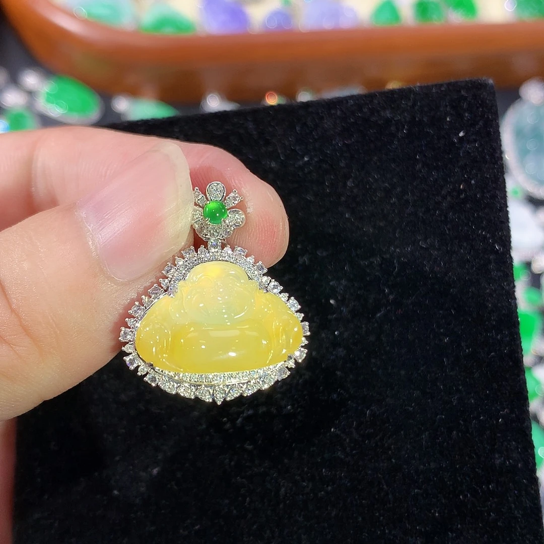 翡翠18K金镶嵌颈饰