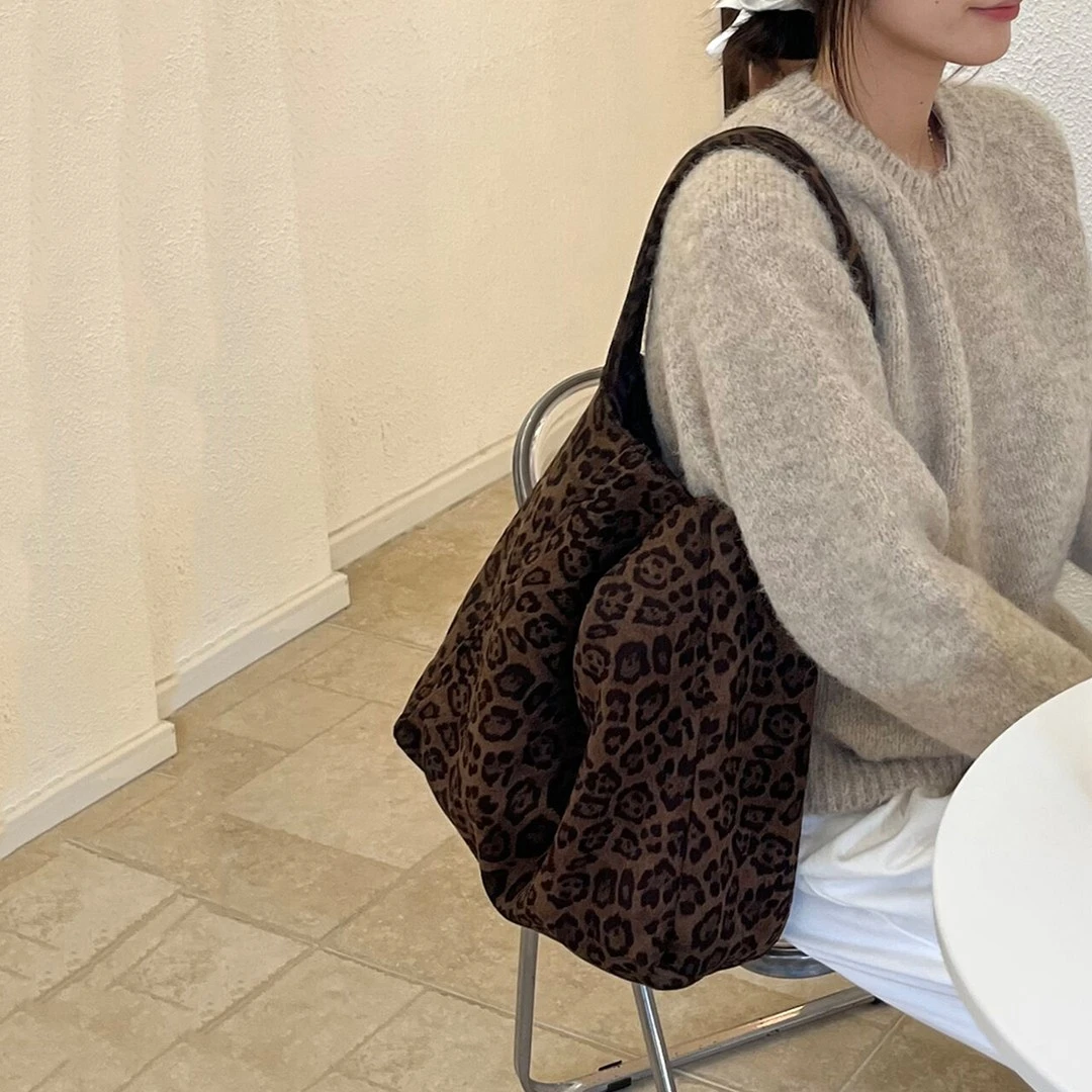 秋冬麂皮绒豹纹包包女2025新款潮时尚百搭复古休闲通勤单肩托特包