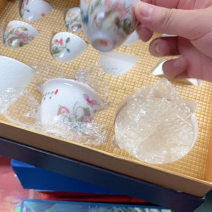 孤品茶具套装等。