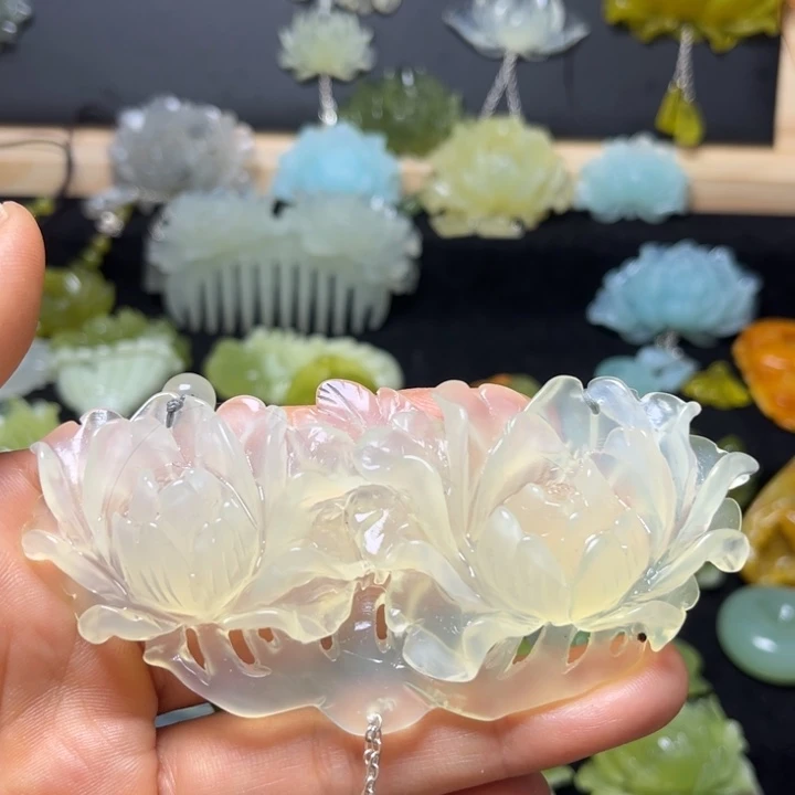 一***善蛇纹石玉未镶嵌颈饰