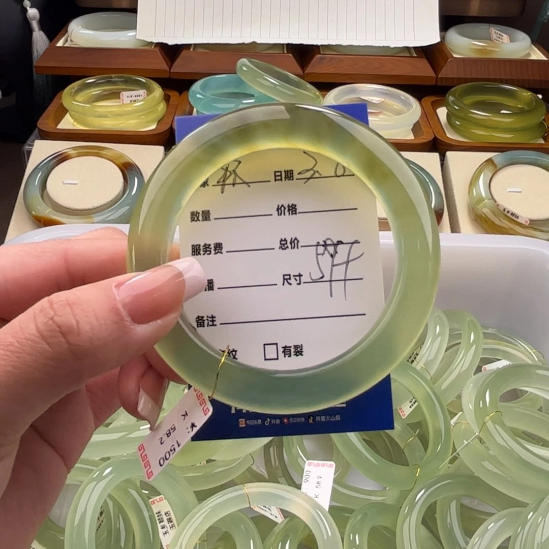 蛇纹石玉手镯未镶嵌环***装