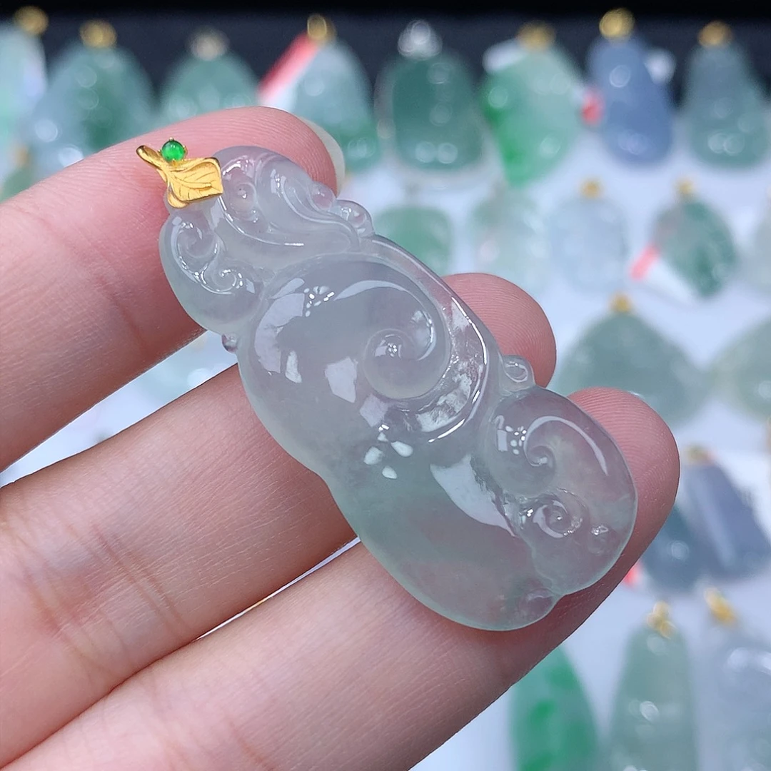 翡翠颈饰18K金镶嵌如意