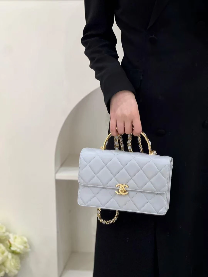 99新 Chanel/香奈儿 24p镂空金属手柄风琴包蓝 金羊/优选