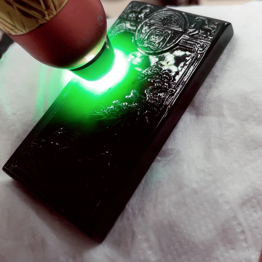 翡翠未镶嵌颈饰先鉴后发一物一证