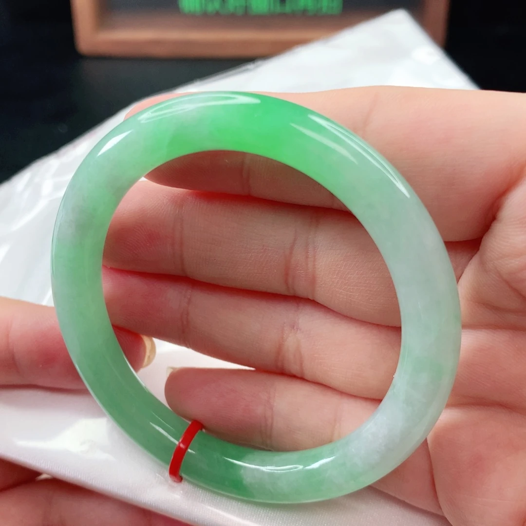 翡翠手镯未镶嵌51 冰阳绿美人圆条