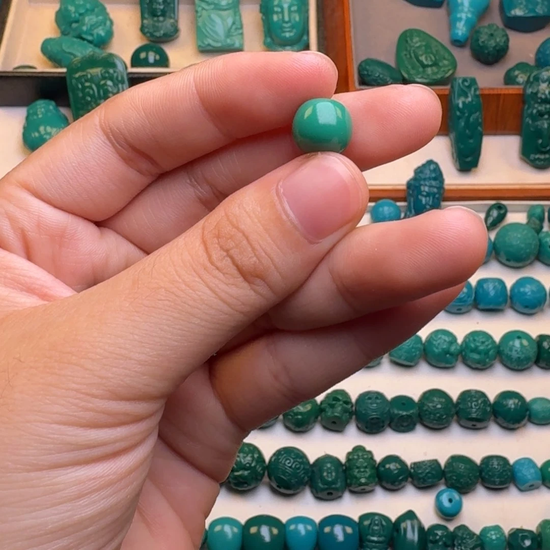 R***睿玻璃颈饰科技松配饰