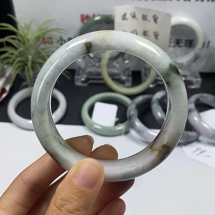 未镶嵌手镯翡翠45号。 58圈