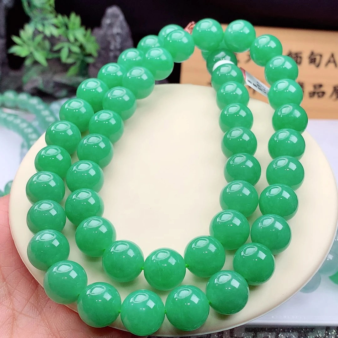 翡翠未镶嵌颈饰冰胶满色满绿肉细色匀 卡12.6mm