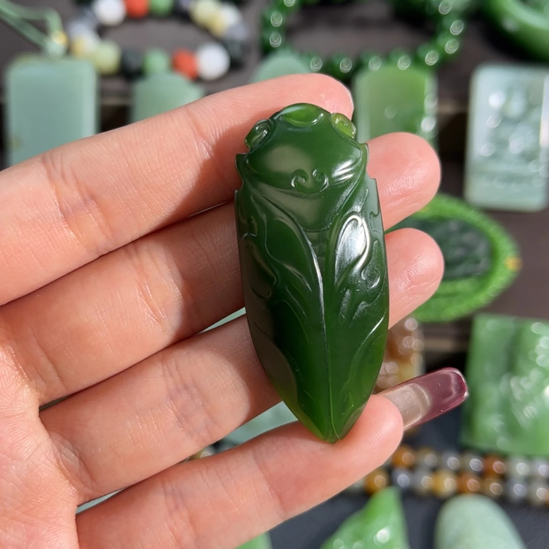 和田玉颈饰未镶嵌菠菜绿一鸣惊人定制