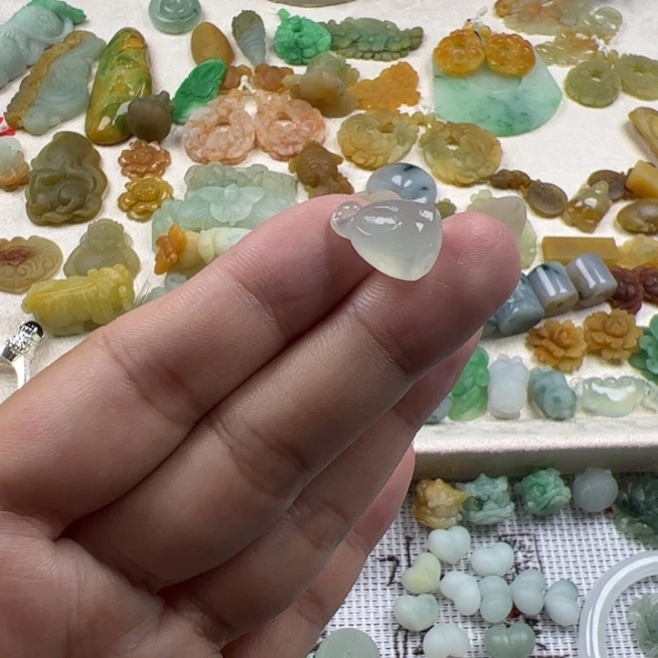 定制翡翠未镶嵌翡翠
