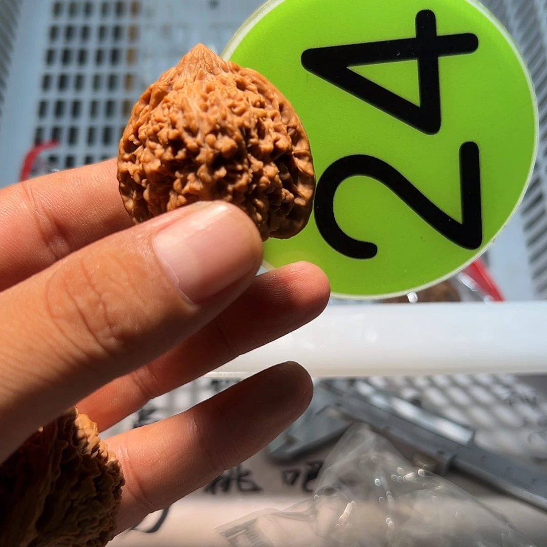 佳***怡文玩核桃，绿色24号