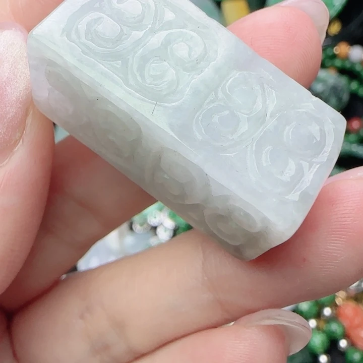 翡翠未镶嵌颈饰天然A货，56