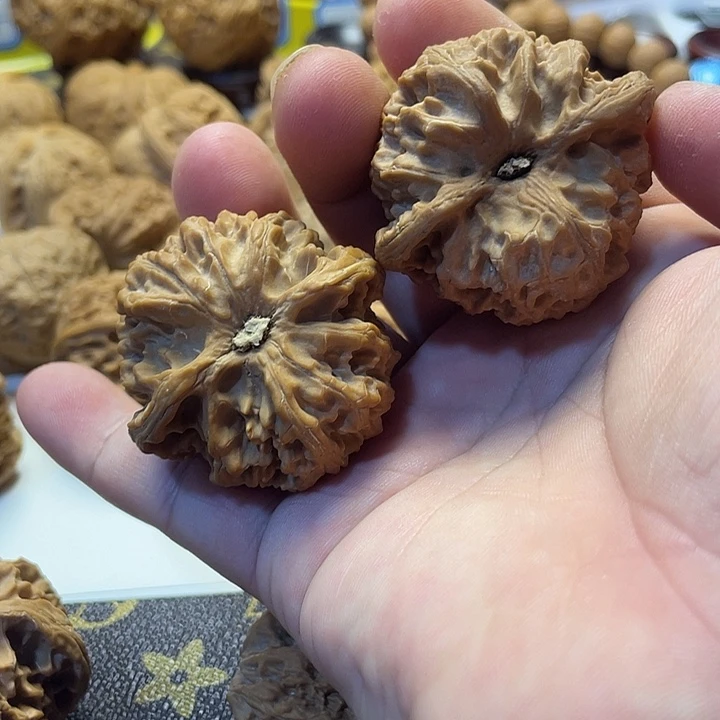 村***傅文玩核桃吊坠苹果