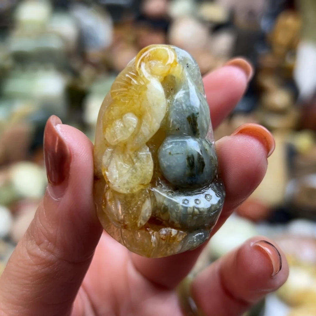 岫玉未镶嵌颈饰花玉俏色葫芦