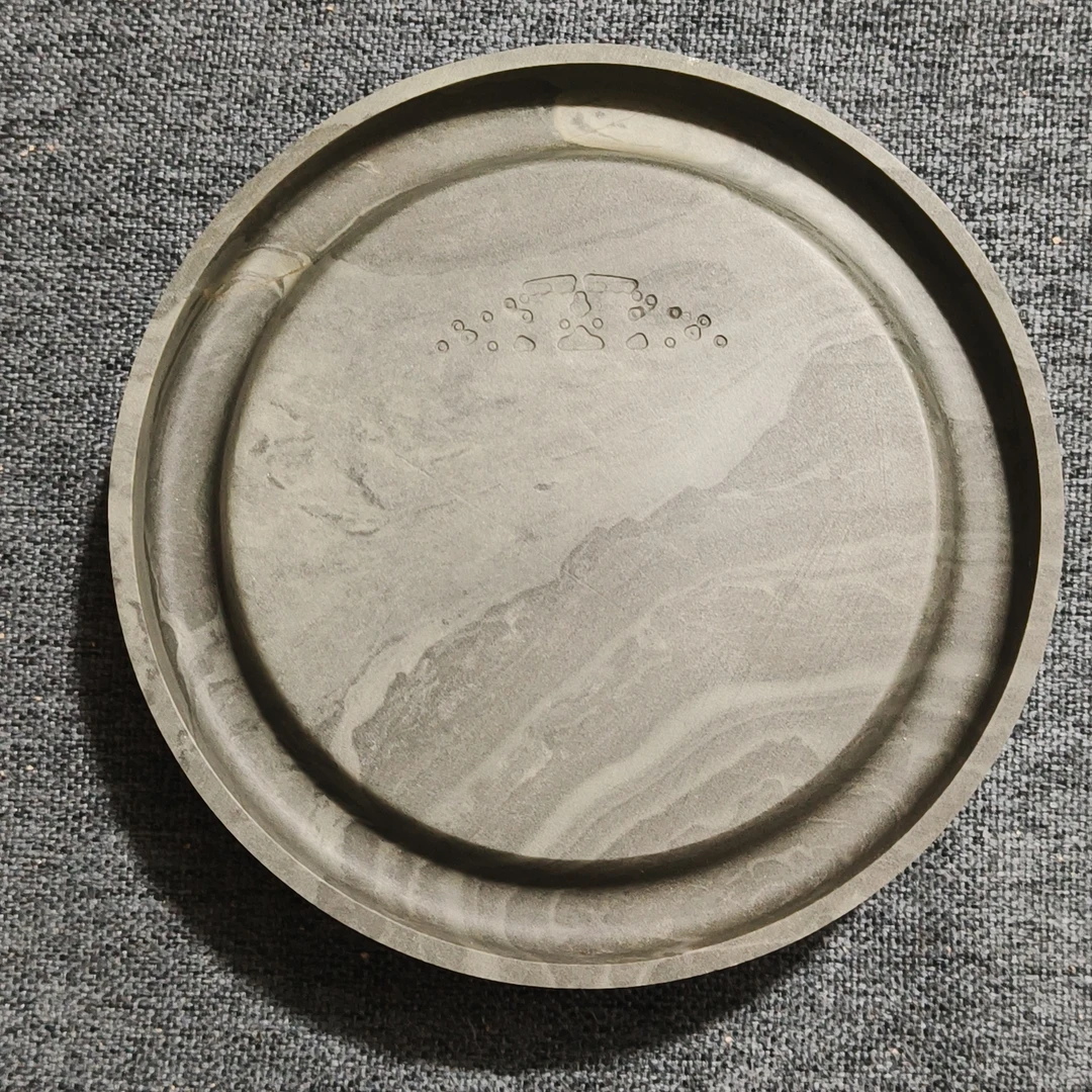 老坑洮砚，喇嘛崖老坑鸭头绿圆池砚，尺寸11.9*11.9*2.6厘米