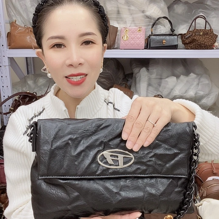 蚕丝小牛剖层皮革PU