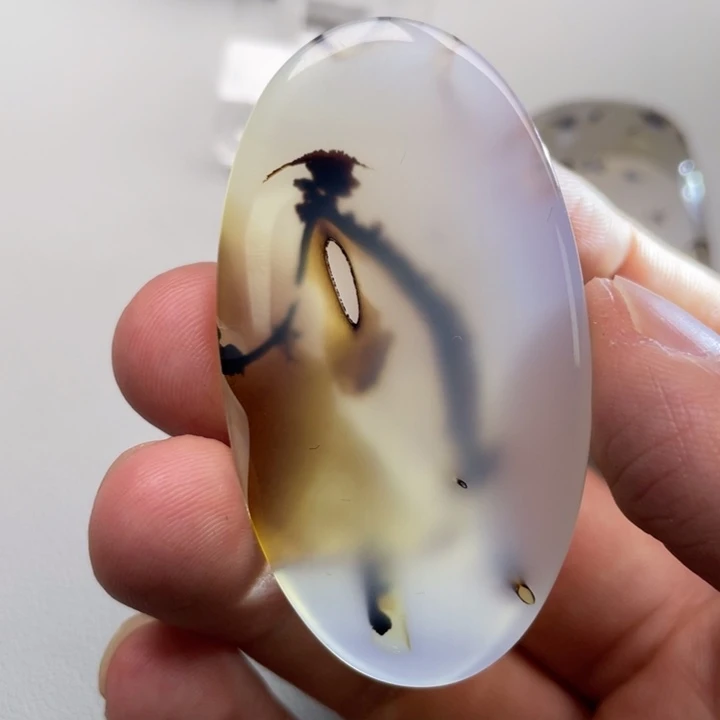 玛瑙/玉髓颈饰未镶嵌穿**空