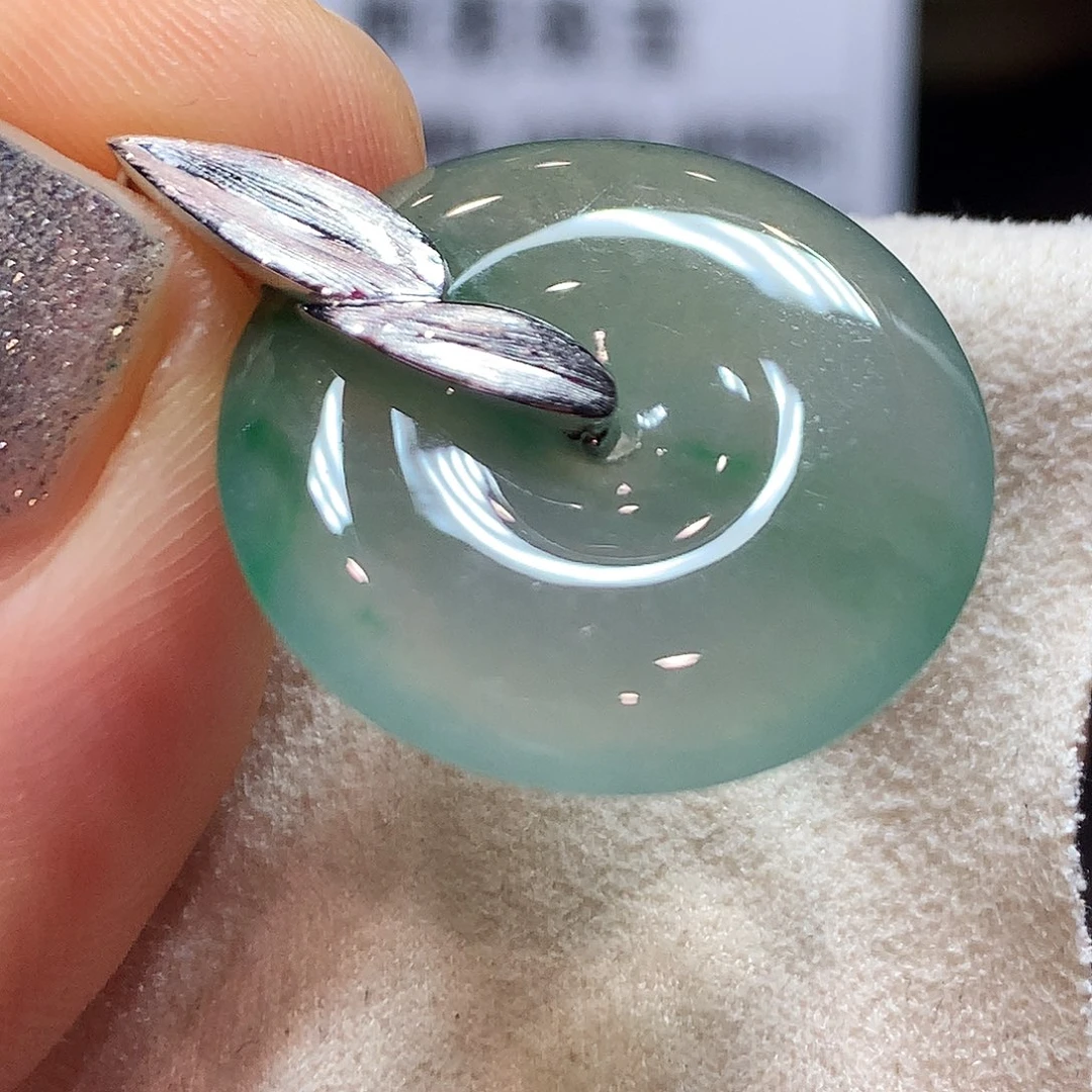 颈饰18K金镶嵌翡翠灯牌24小时确认几字5星好评或申退